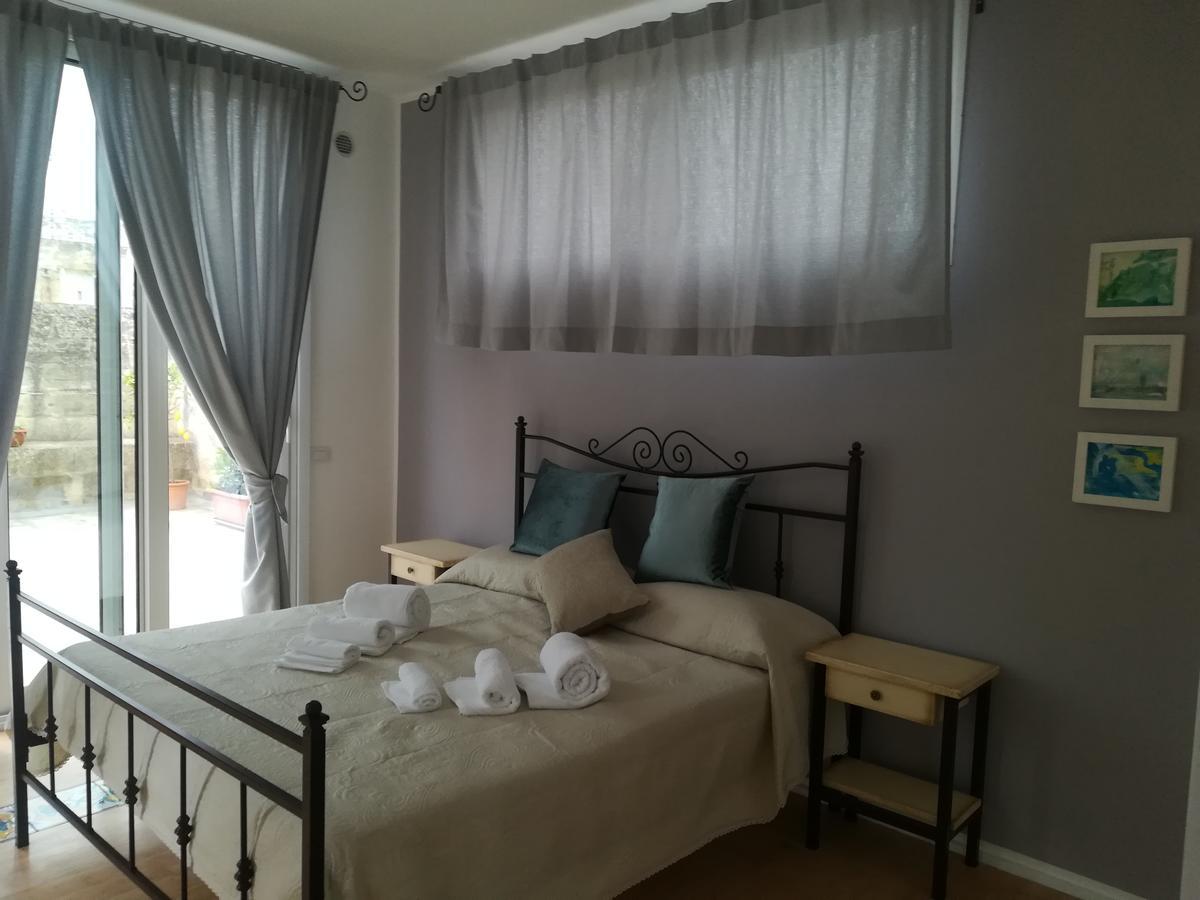 Dimora Dell'Artista Bed & Breakfast Лече Екстериор снимка