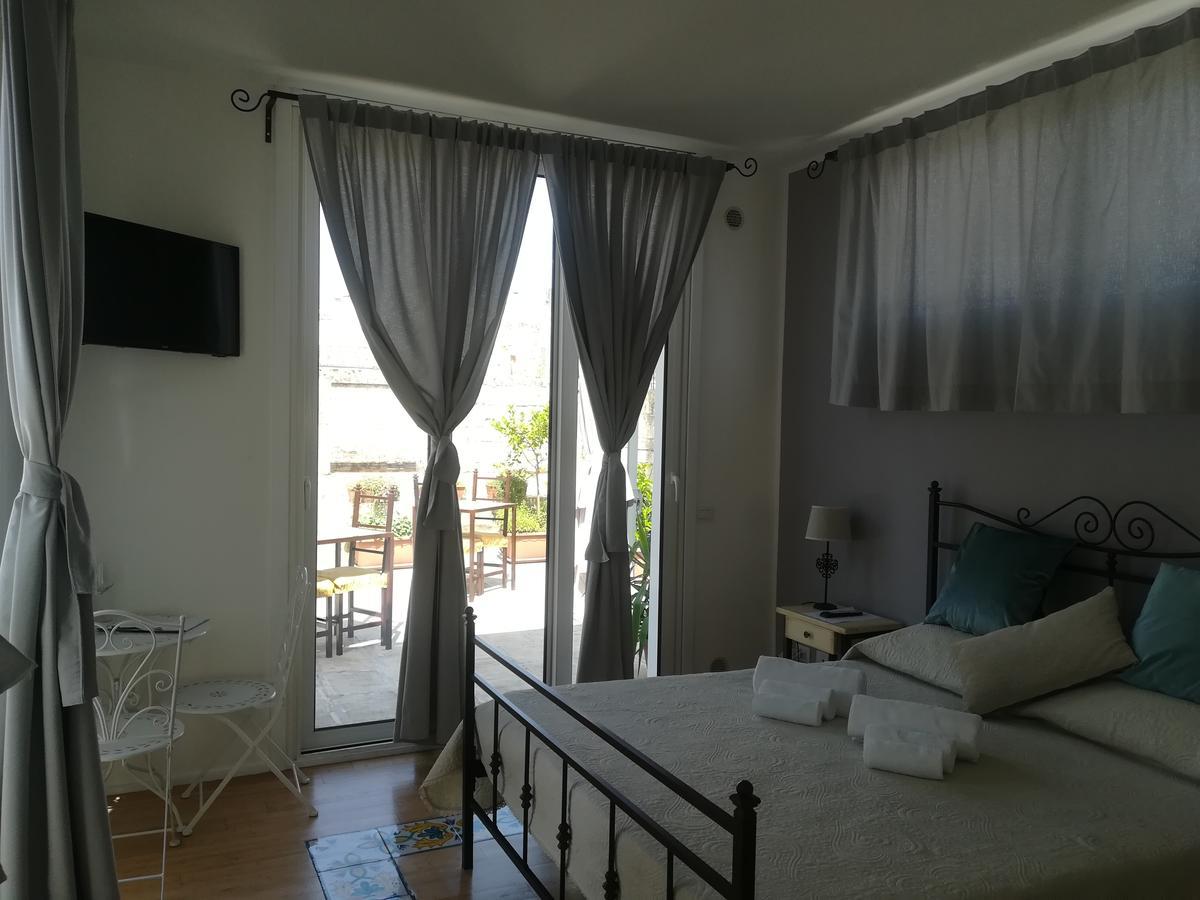 Dimora Dell'Artista Bed & Breakfast Лече Екстериор снимка