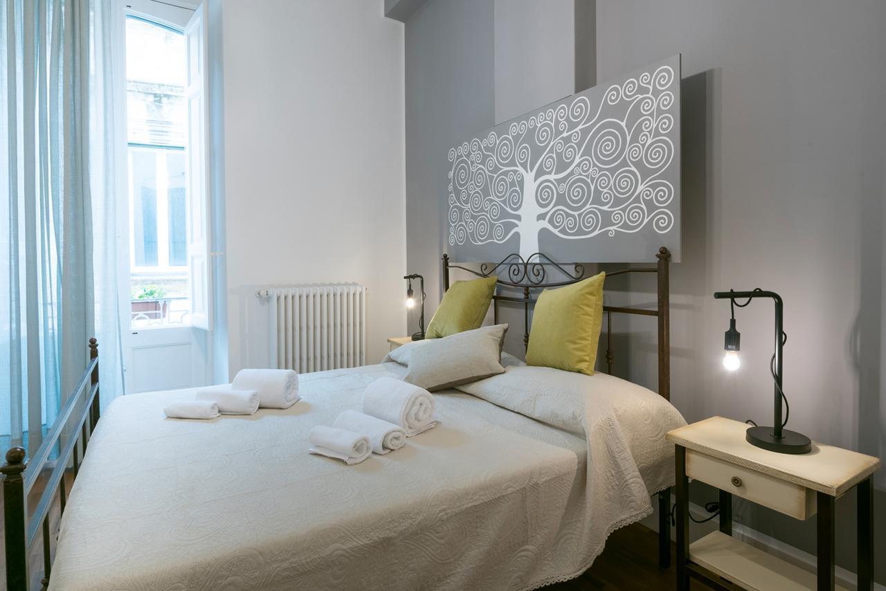 Dimora Dell'Artista Bed & Breakfast Лече Екстериор снимка