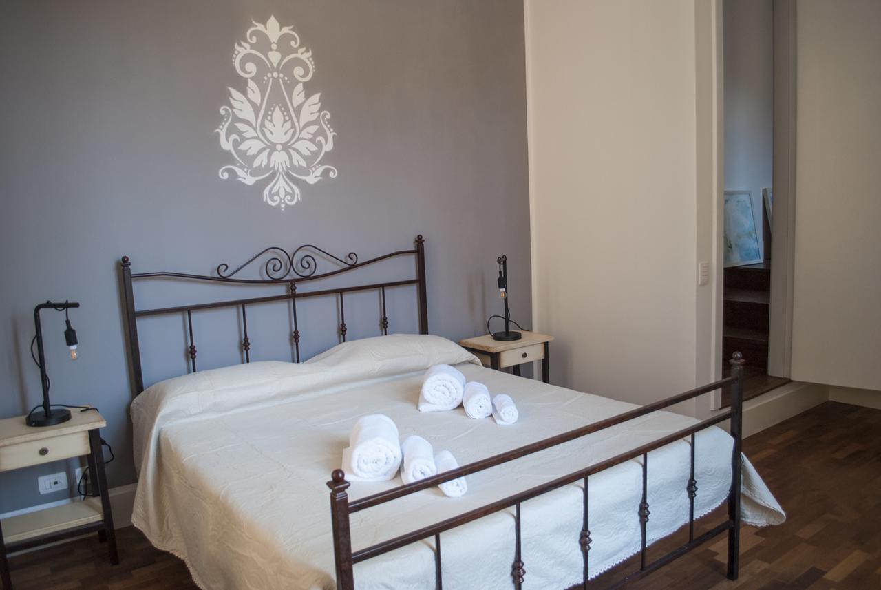 Dimora Dell'Artista Bed & Breakfast Лече Екстериор снимка