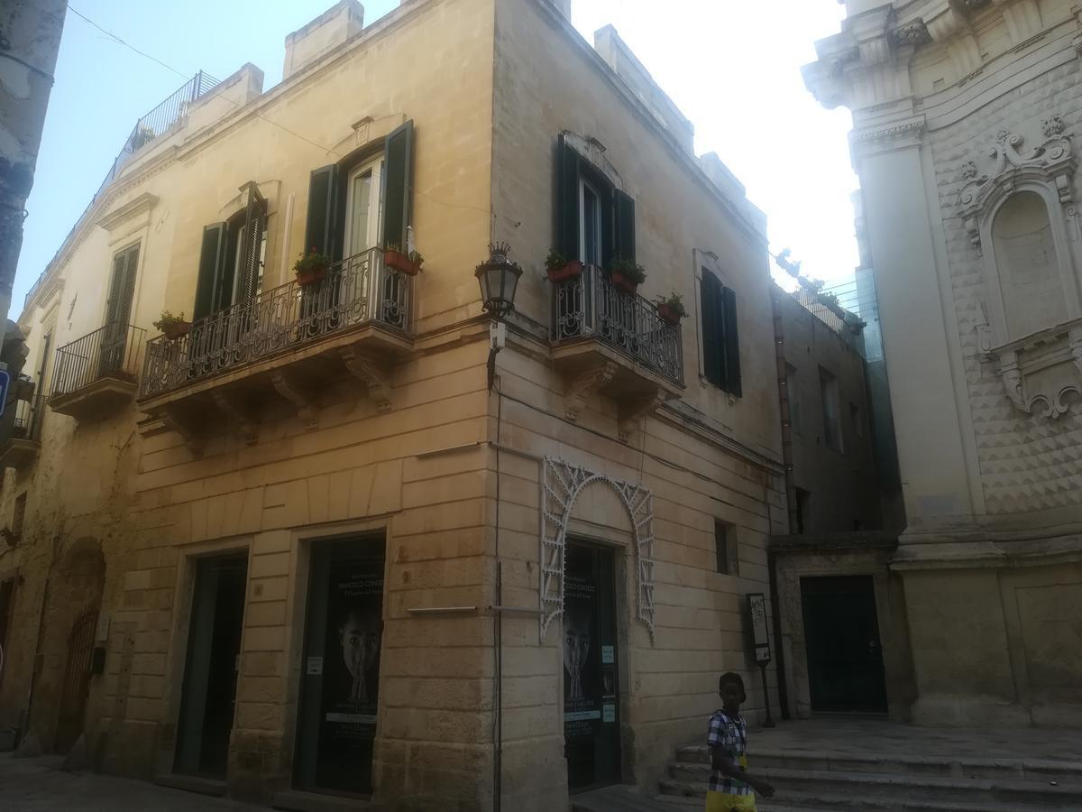 Dimora Dell'Artista Bed & Breakfast Лече Екстериор снимка